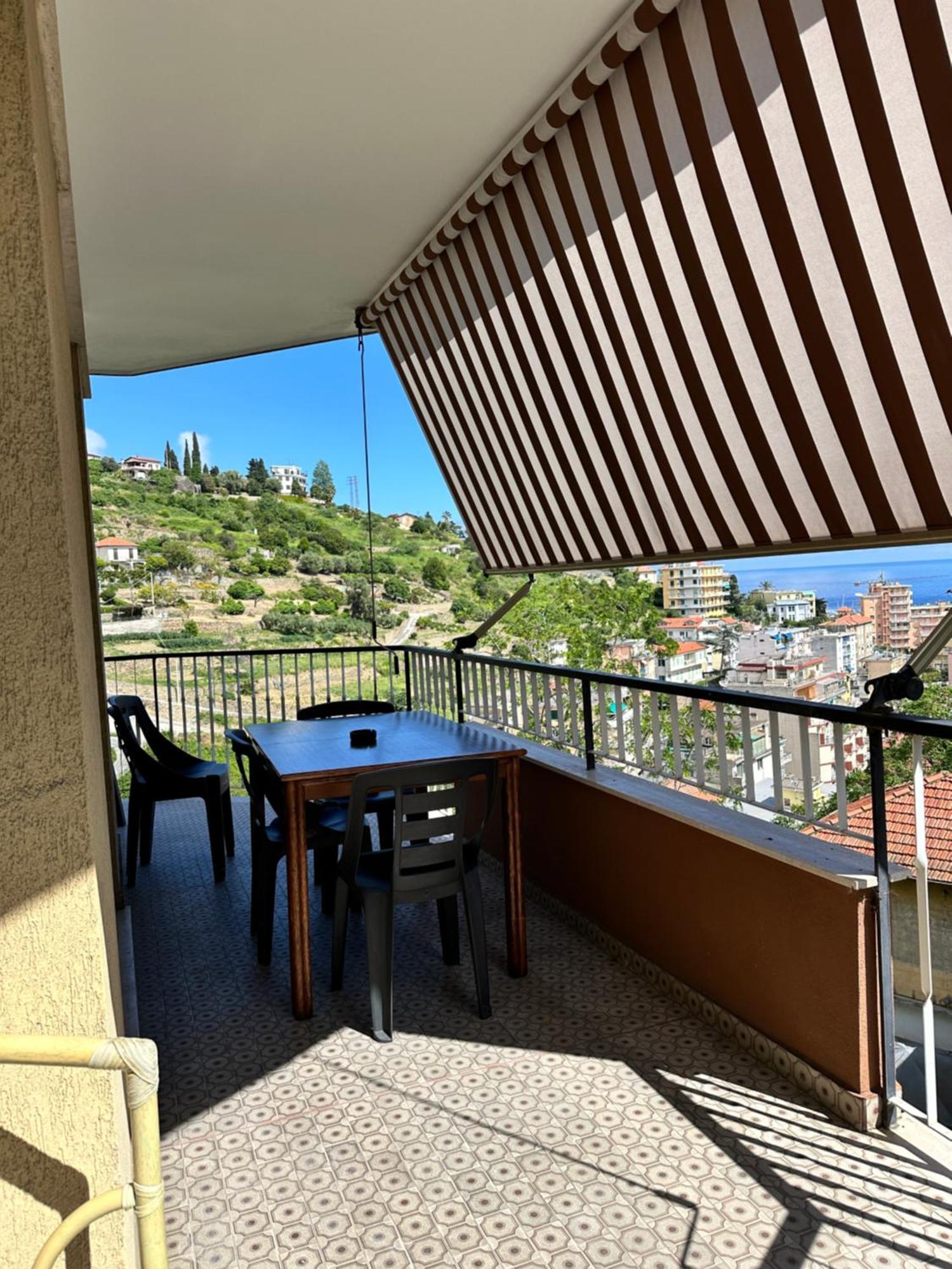 Appartamento Vista Mare, Санремо Экстерьер фото